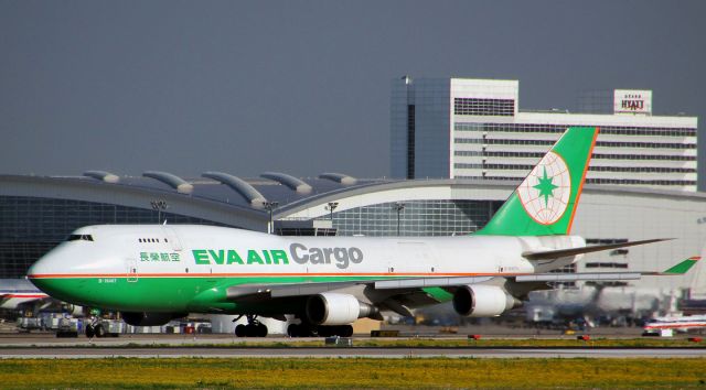 Boeing 747-400 (B-16407)