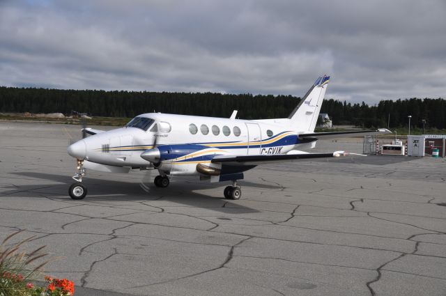 Beechcraft King Air 100 (C-GVIK) - MAX-150 à son arrivée à YEY le 28 août 2014