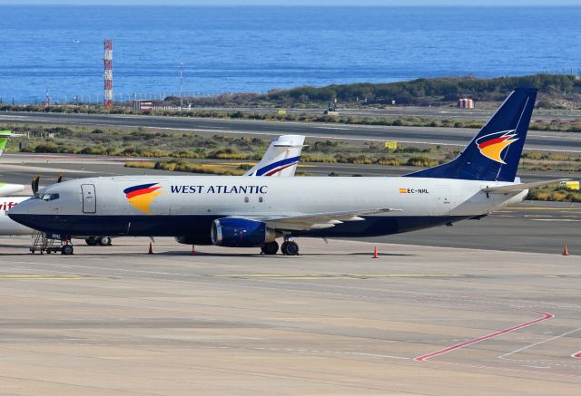 BOEING 737-400 (EC-NML)