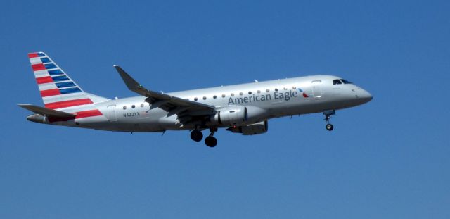 Embraer 175 (N422YX) - On final is this 2014 American Airlines Eagle Embraer ERJ 170-200LR in the Spring of 2021.