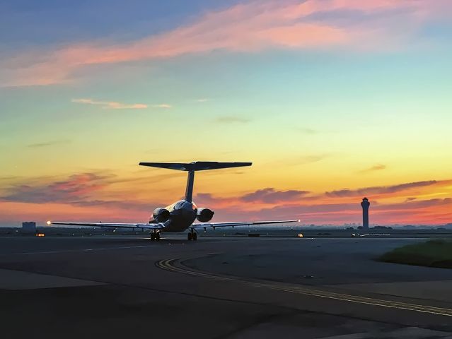 McDonnell Douglas MD-80 —