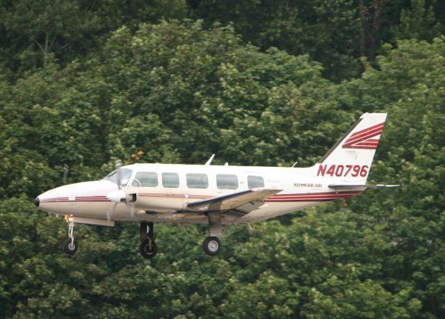 Piper Navajo (N40796)