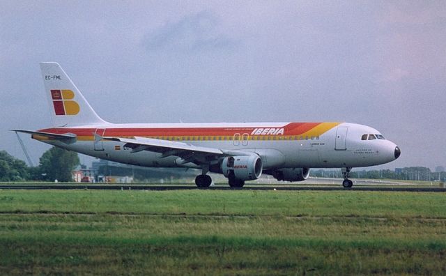 Airbus A320 (EC-FML) - Iberia A320-211 cn303; Archief 18aug1999