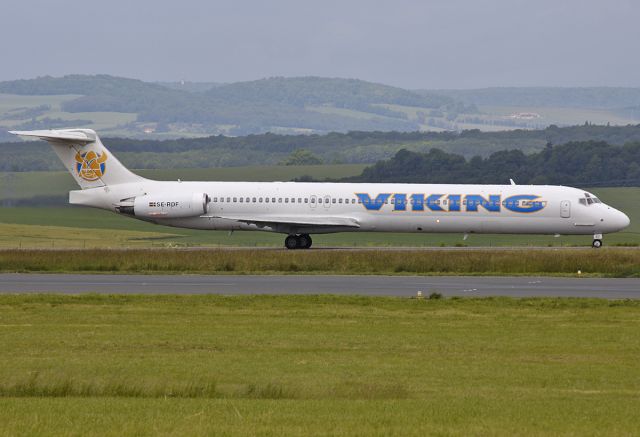 McDonnell Douglas MD-83 (SE-RDF) - Viking Airlines - McDonnell Douglas MD-83 (DC-9-83) C/N 49769/1559 - at Metz 2005-06-05.