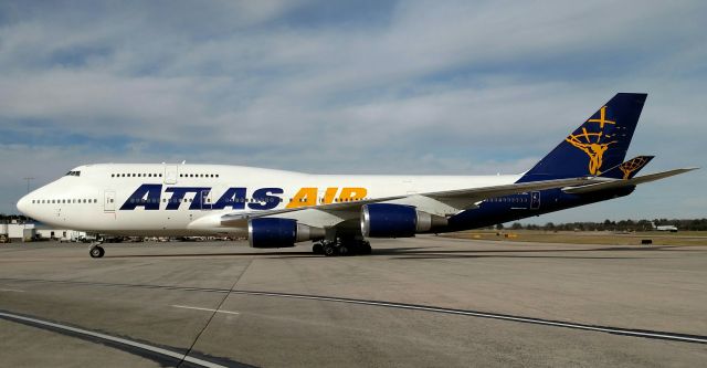 Boeing 747-400 (N464MC) - Charter from Cancun.