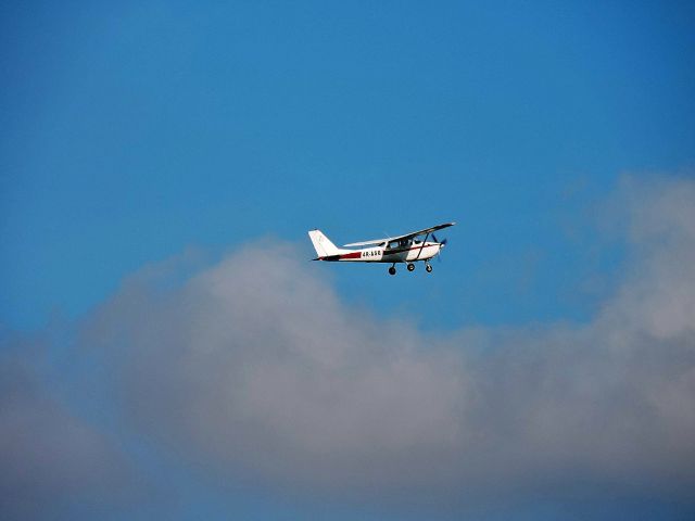 Cessna Skyhawk (4R-ASB) - Cessna 172 takes off from Rathmalana airport Sri Lanka. Seems to be a training flight from Asian aviation center.