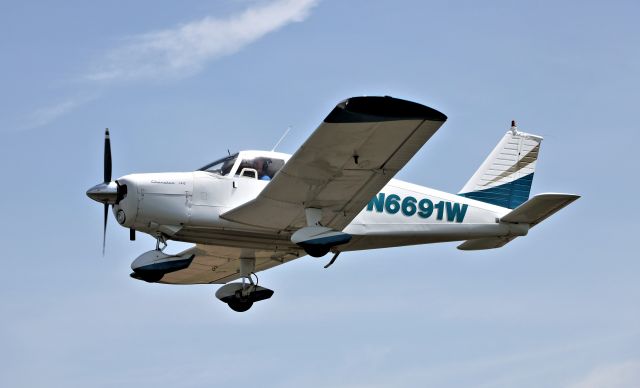 Piper Cherokee (N6691W)