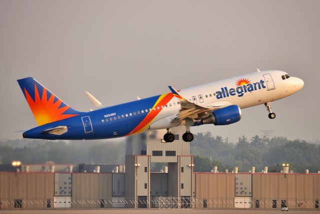 Airbus A320 (N254NV) - 5-L 06-17-23