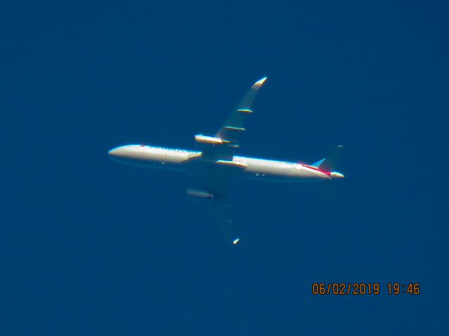 Airbus A321 (N137AA)