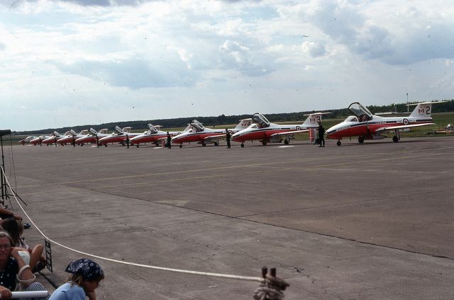 — — - Old picture of Canadian Snow Birds in 1976 at Duluth Air Show.