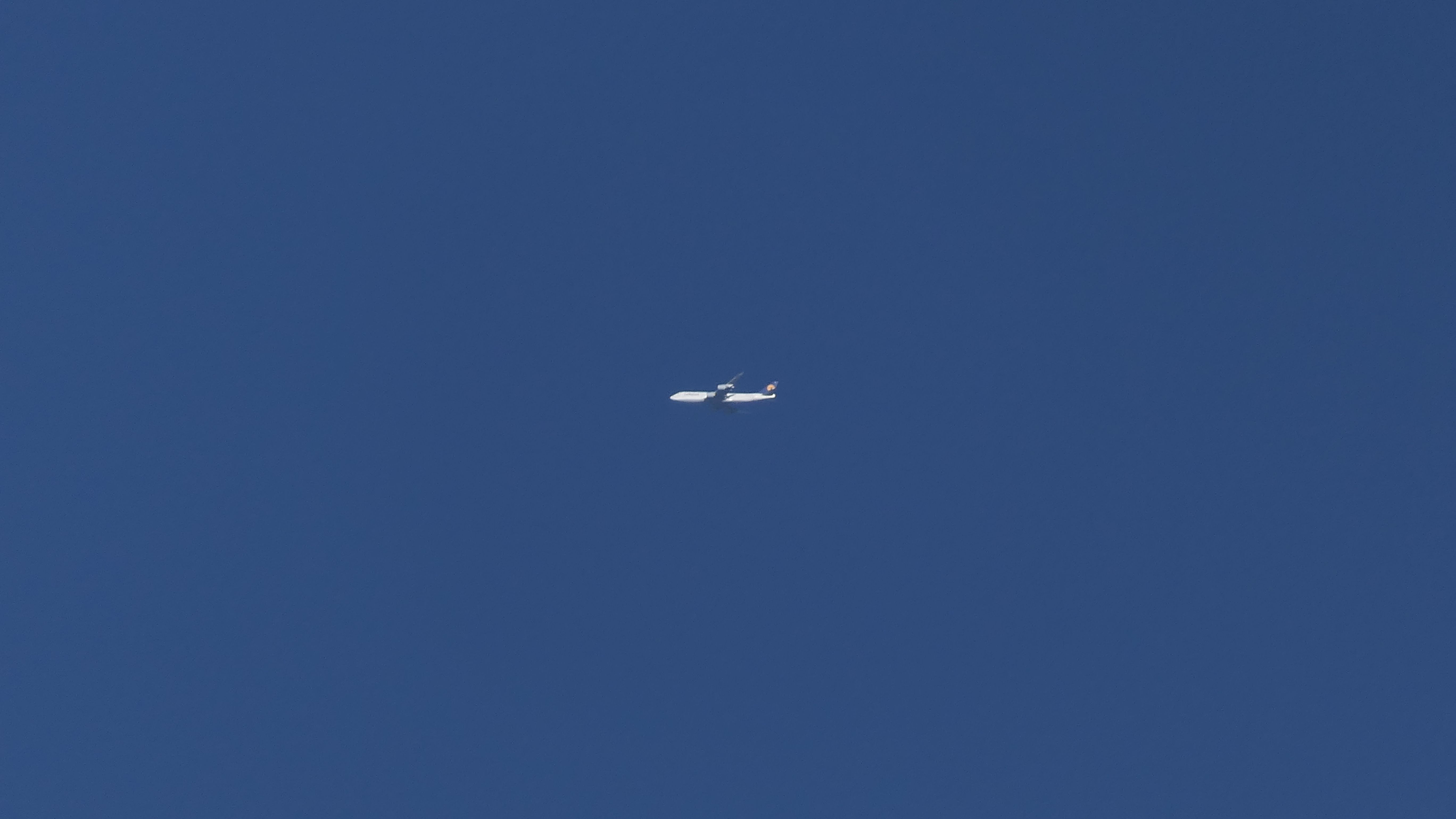 BOEING 747-8 (D-ABYC) - 35 000 ft