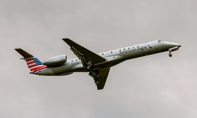 N635AE — - American Eagle (Piedmont) 6050 on final runway 22 at Lexington's Bluegrass KLEX.