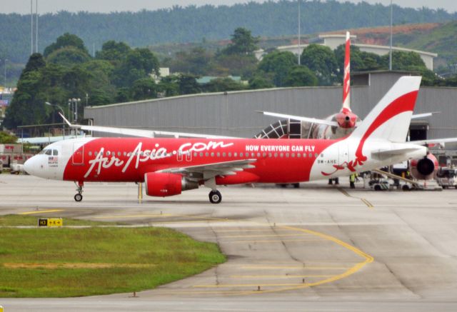 Airbus A320 (9M-AHE)