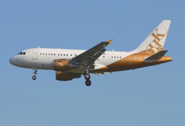 Airbus A318 (VP-CKH)