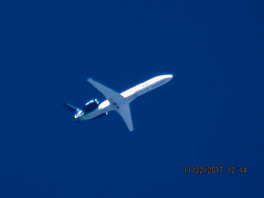 Embraer ERJ-145 (N824HK)