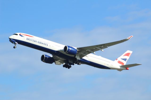 Airbus A350-1000 (G-XWBE) - A British Airways A350-1000 taking off from LHR on runway 27L.br /br /Location: Heathrow T5 Planespotting Point.br /Date: 12.10.22 (dd/mm/yy).