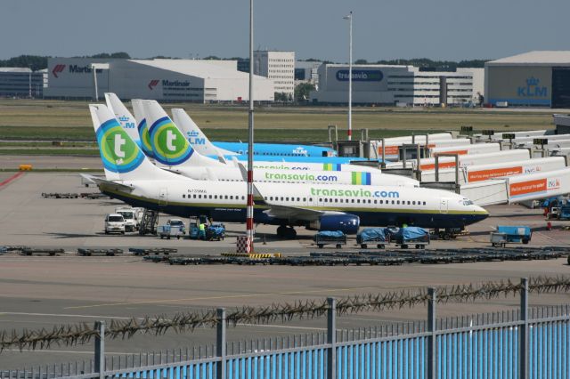 Boeing 737-700 (N739MA)