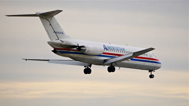 Douglas DC-9-10 (N783TW) - AJI9186 from KDEN on final to Rwy 16R on 1/9/15. The aircraft is a DC-9-15RC / ln 97 / cn 47010.