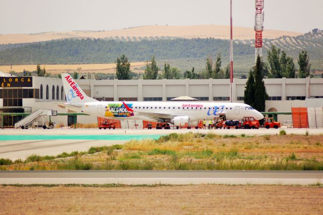 Embraer ERJ-190 (EC-LKX)