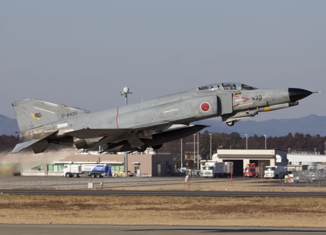 McDonnell Douglas F-4 Phantom 2 (17-8439) - Departing Hyakuri on a gorgeous morning (please view in "full" for highest image quality)