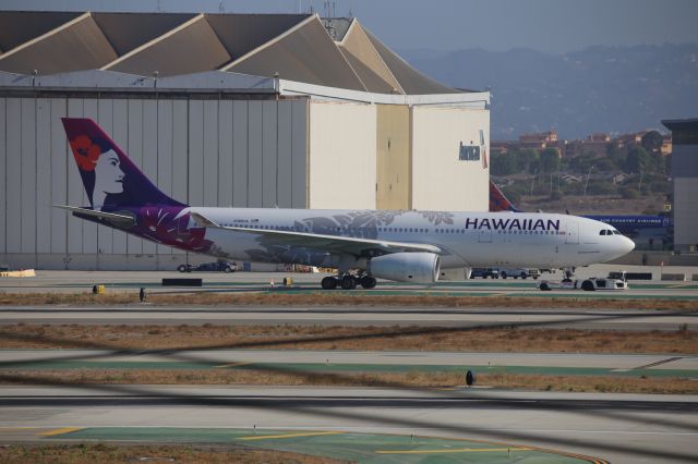 Airbus A330-200 (N386HA)