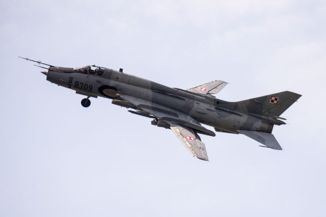 SUKHOI Su-22 (PAF8309) - Su-22M4 in the landing configuration,from Polish Airforce during Inowrocław Airshow , 20.05.2017.