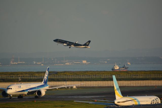 Airbus A320 — - Oct.15.2016br /RWY34R Take off !!