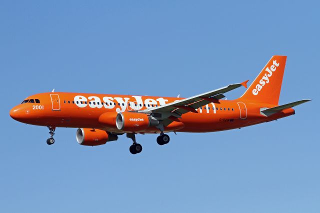 Airbus A320 (G-EZUI) - "200th Airbus EasyJet" livery