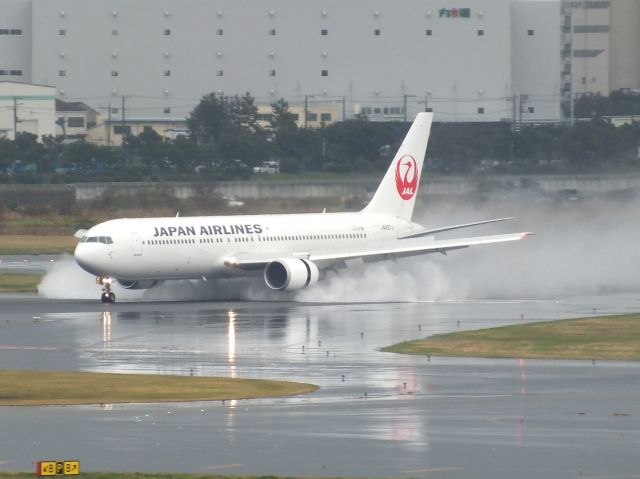 BOEING 767-300 (JA657J)