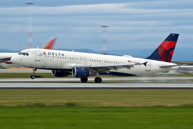 Airbus A320 (N350NA)