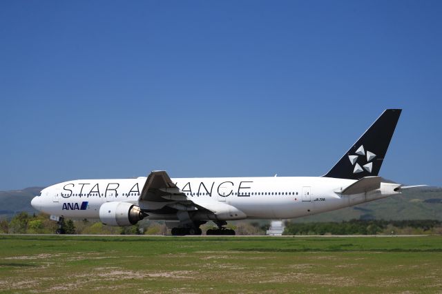 Boeing 777-200 (JA711A) - May 20th 2018:HND-HKD.