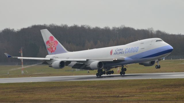 Boeing 747-400 (B-18707)