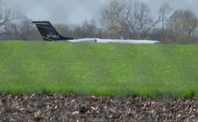 Learjet 45 (N70NJ) - WAITING FOR CLEARANCE TO TAKE OFF  LOOKS LIKE HIDE-N-SEEKbr /Sat 5/7/2022 9:30:28 AM