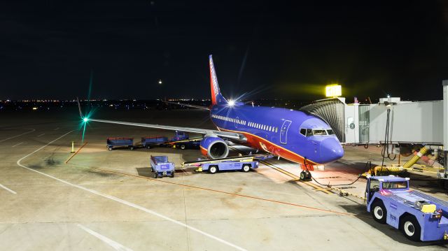 Boeing 737-700 (N498WN)