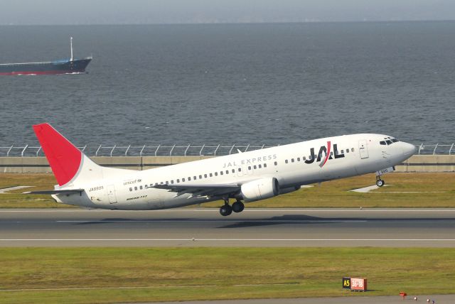 BOEING 737-400 (JA8995)