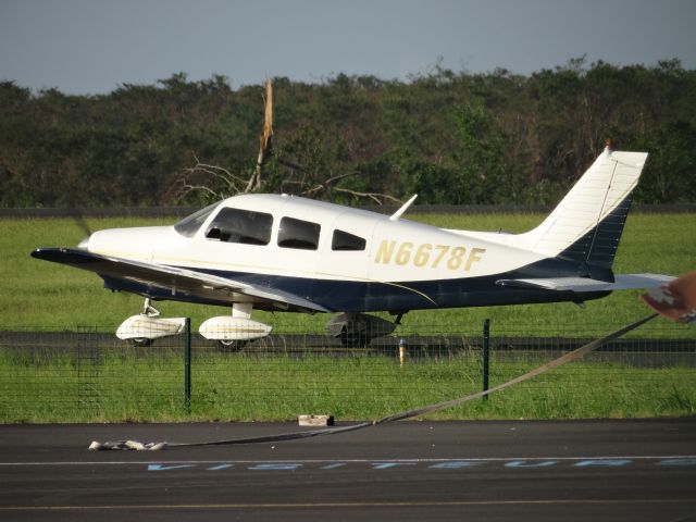 Piper Cherokee (N6678F) - N6678F taxiing at PTP le Raizet. October 06, 2017.