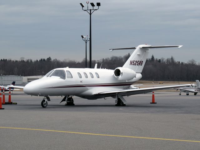 Cessna Citation CJ1 (N525WB)