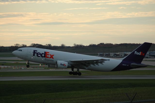 Airbus A310 (N663FE) - a 6:30 departure for fdx 531 heavy from 18L