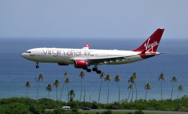 Airbus A330-200 (G-VMNK)