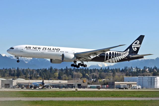BOEING 777-300 (ZK0OKM)