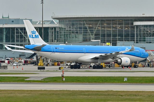 Airbus A330-300 (PH-AKE)