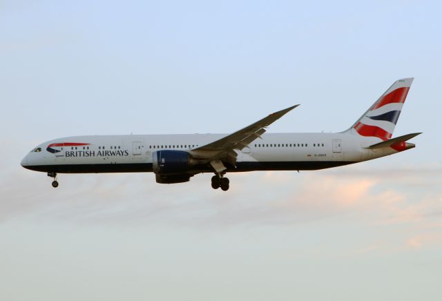 Boeing 787-9 Dreamliner (G-ZBKR) - British Airways / Boeing 787-9 / MSN 60627 / G-ZBKR / MMMX 01/2023