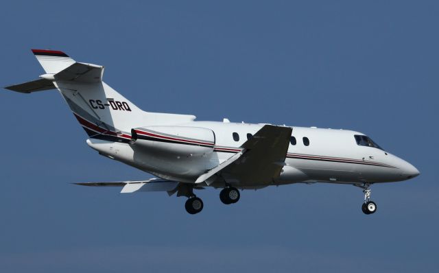 Hawker 800 (CS-DRQ)