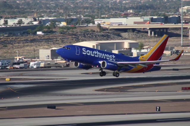 Boeing 737-700 (N7705A)