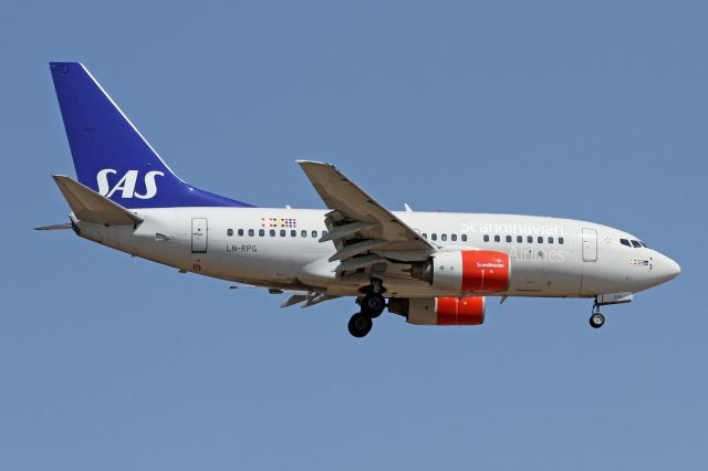 BOEING 737-600 (LN-RPG)