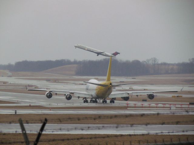 Boeing 747-400 (N451PA) - And a Delta MD-88 (not sure of Tail Number, sorry)