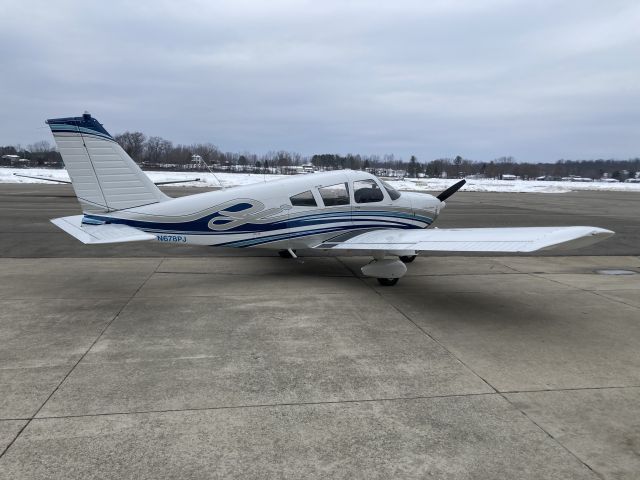 Piper Cherokee (N678PJ)