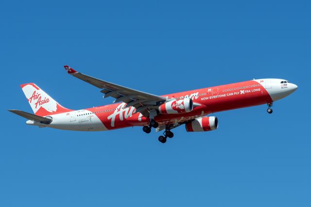 Airbus A330-300 (9M-XXR) - Airbus A330-343 cn654. AirAsia X 9M-XXR final RWY 21 YPPH 27 January 2024