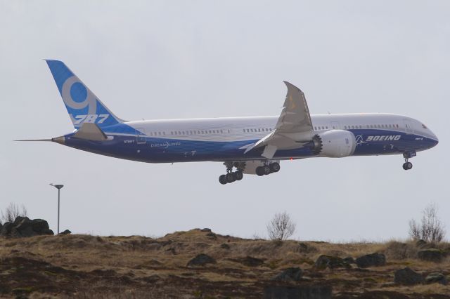 Boeing 787-8 (N789FT)