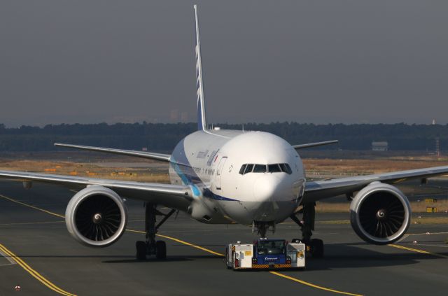 BOEING 777-300ER (JA786A)